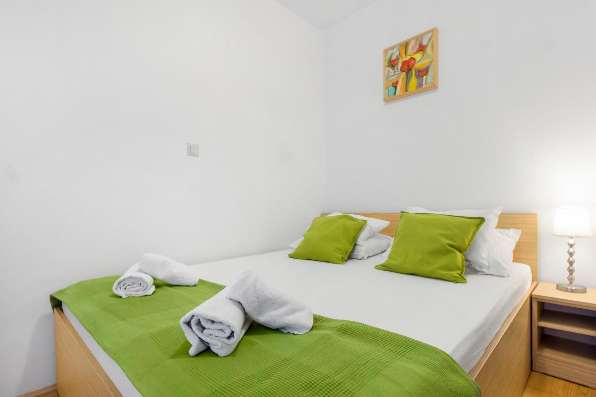 Apartmani Gnjidic Srima Exterior photo