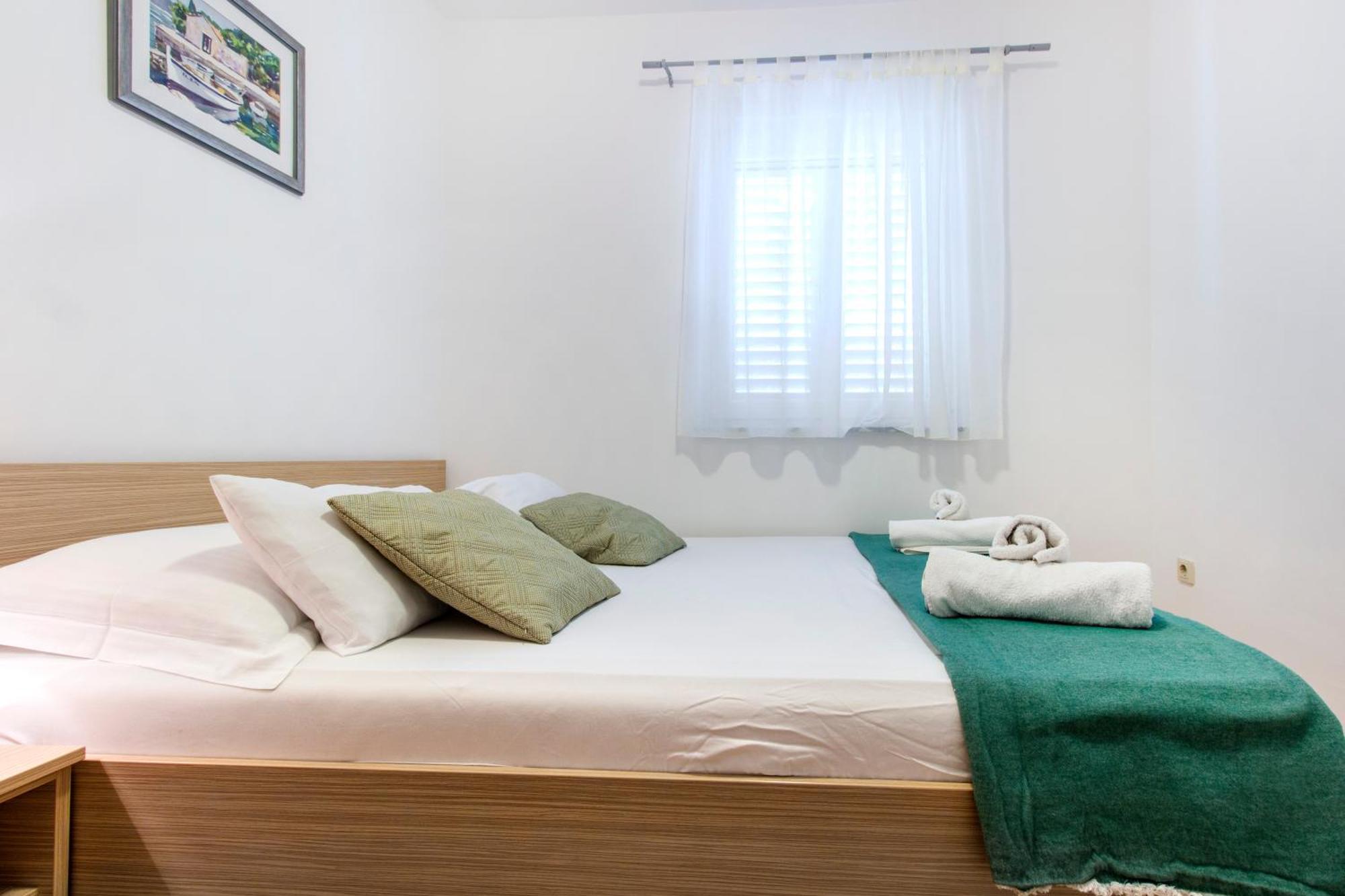 Apartmani Gnjidic Srima Exterior photo